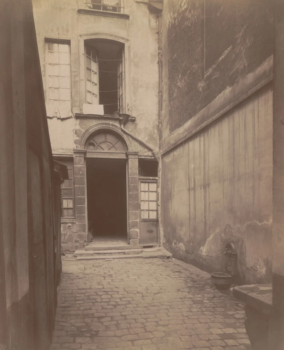 Maison des Patriarches de Jérusalem, rue Mouffetard 81 by Eugène Atget, photograph, 1900