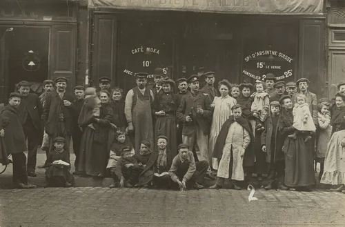 Café Delrieu, Paris by Unidentified Photographer, photograph, 1909