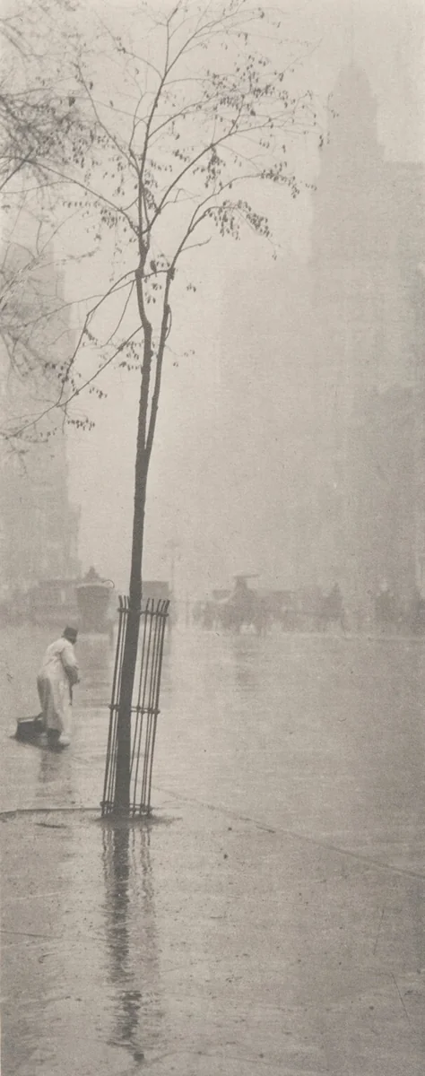 Spring Showers, New York by Alfred Stieglitz, photograph, 1900-1901