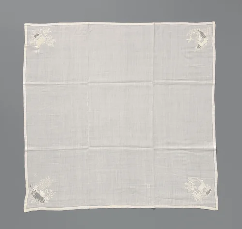 Zakdoek met borduurwerk op de hoeken waaronder dieren en een gloriëtte en naaldkant in open naaiwerk by anonymous, textile, 1835-1840