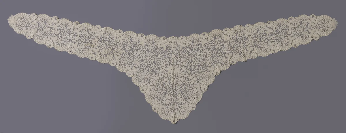 Sjaal van kloskant met de geschulpte c-voluten by anonymous, textile, 1875-1999