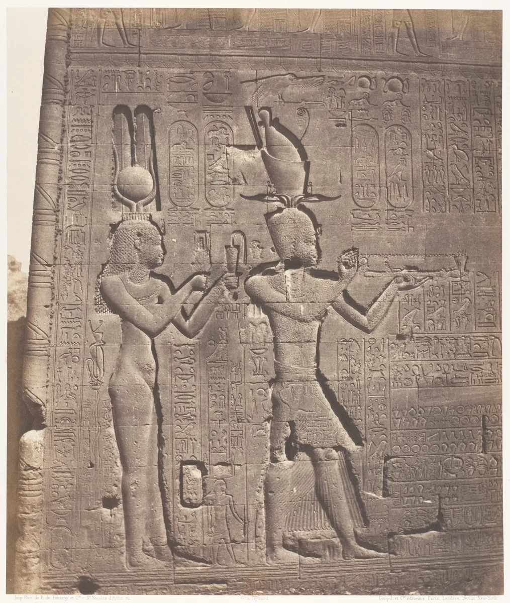 Dendérah (Tentyris), Temple d'Athôr - Face Postérieure - Cléopatre et Cæsarion by Félix Teynard, photograph, 1851-1852