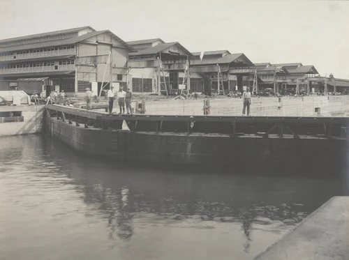 Balboa Terminals. Gates to Dry Dock #1 closed after flooding by Unidentified Photographer, photograph, 1916