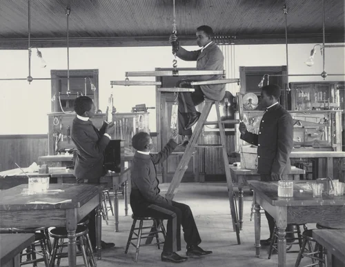 Physics. Estimating the combined draught of horses by Frances Benjamin Johnston, photograph, 1899