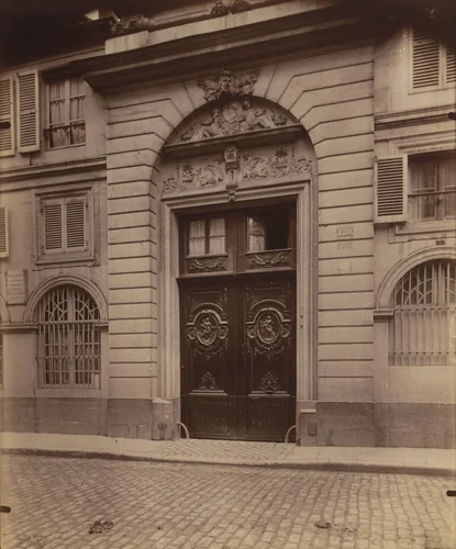 Hôtel de Châteaubriand,120 rue du Bac by Eugène Atget, photograph, 1899