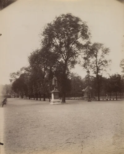 Tuileries - Topographie du / Jardin - Cote du Louvre by Eugène Atget, photograph, 1912