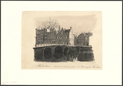 Gezicht op de Grimburgwal gezien naar het Huis aan de Drie Grachten by anonymous, drawing, 1875-1950