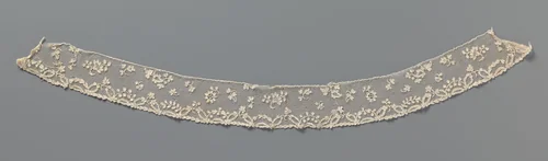 Strook naaldkant met bloemenstrooipatroon en spitsovaaltjes by anonymous, other, 1775-1799