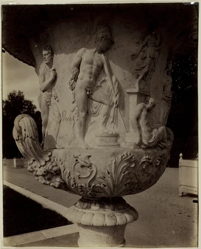 Versailles, Vase par Cornu by Jean-Eugène-Auguste Atget, photograph, 1903