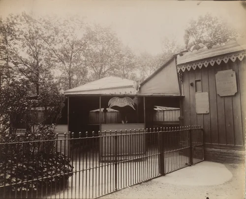 Tuileries -- Entrée du Théâtre Guignol by Eugène Atget, photograph, 1911