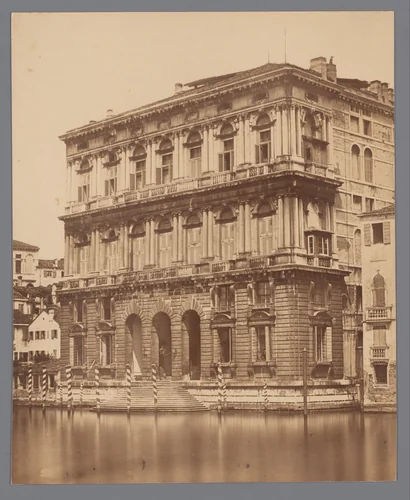 Gezicht op het Palazzo Corinaro te Venetië, Italië by anonymous, photograph, 1851-1900