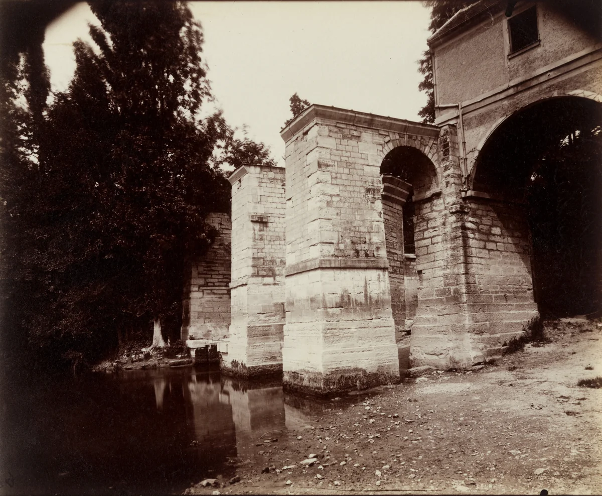 Vieux moulin, Charenton by Eugène Atget, photograph, 1915