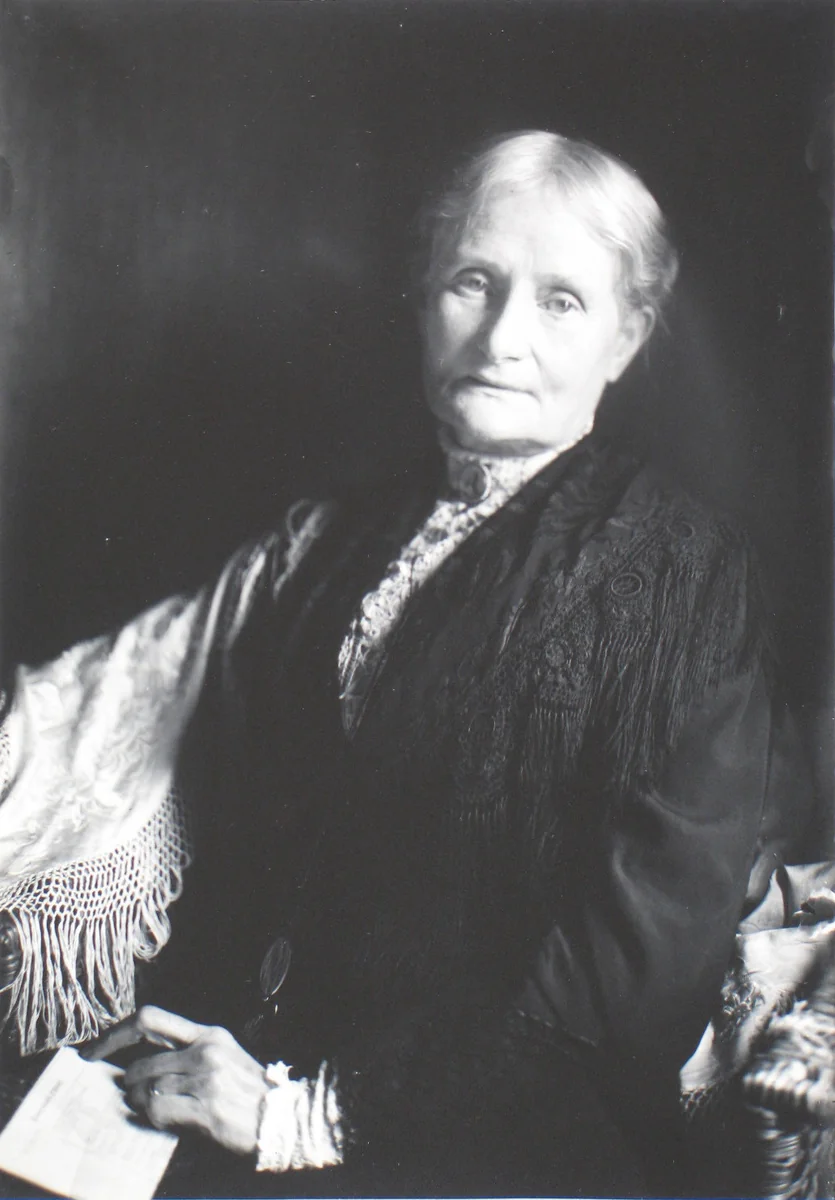 Mrs. Elizabeth Champney by Imogen Cunningham, photograph, 1910