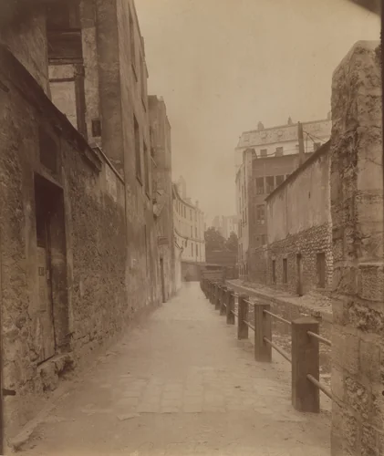 Ruelle des Gobelins by Eugène Atget, photograph, 1900