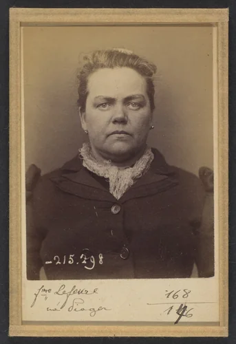 Pioger. Louise (veuve Lefèvre). 45 ans, né à Mézières (Sarthe). Giletière. Disposition du préfet. 8/3/94. by Alphonse Bertillon, photograph, 1894