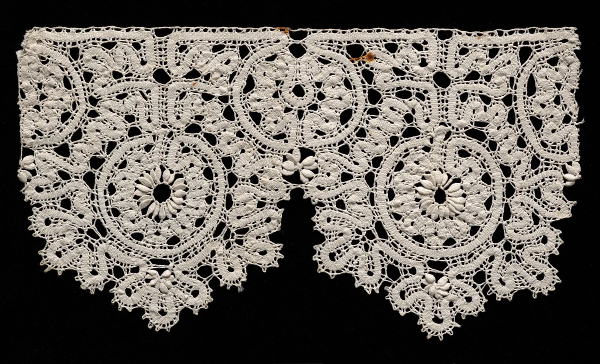 Bobbin Lace (Needlepoint Design) Edging of Round Points by Unknown, textile, 1500-1699