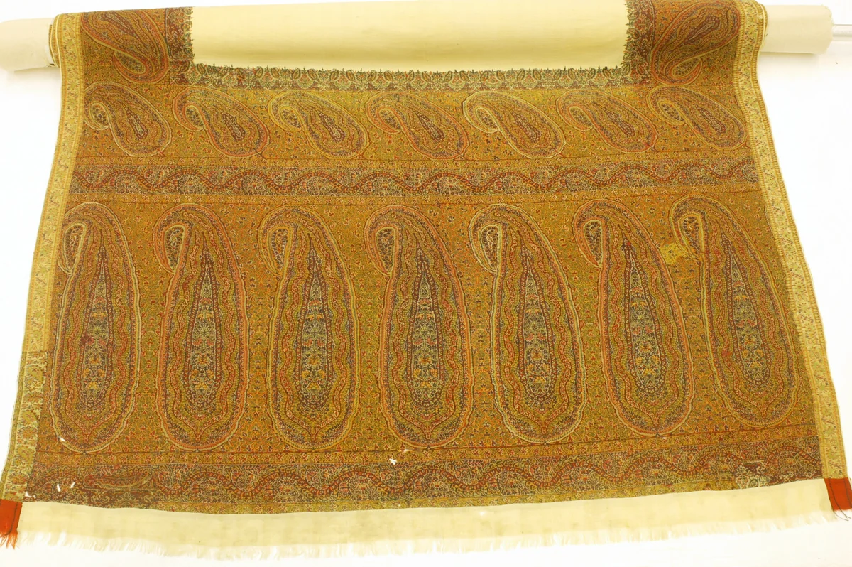 Shawl by India, textile, 1801-1900