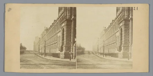 Gezicht op de Rue de Rivoli bij het Tuilerieënpaleis, Parijs by anonymous, photograph, 1851-1871