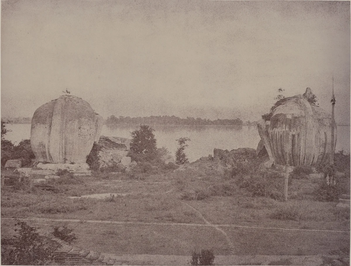 Mengoon: Ruined Griffins by Linnaeus Tripe, photograph, 1855