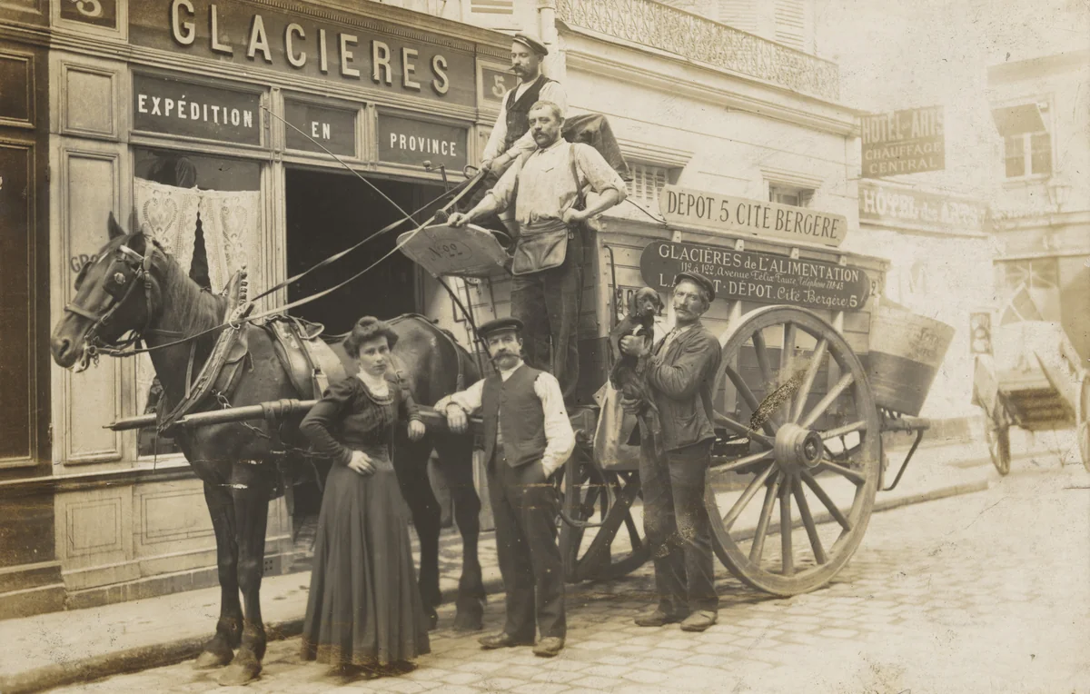 Glacières de l’alimentation, Expédition en province, Dépôt - 5, cité Bergère by Unidentified Photographer, photograph, 1910