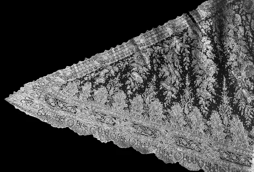 Half Shawl by England or France, textile, 1860-1869