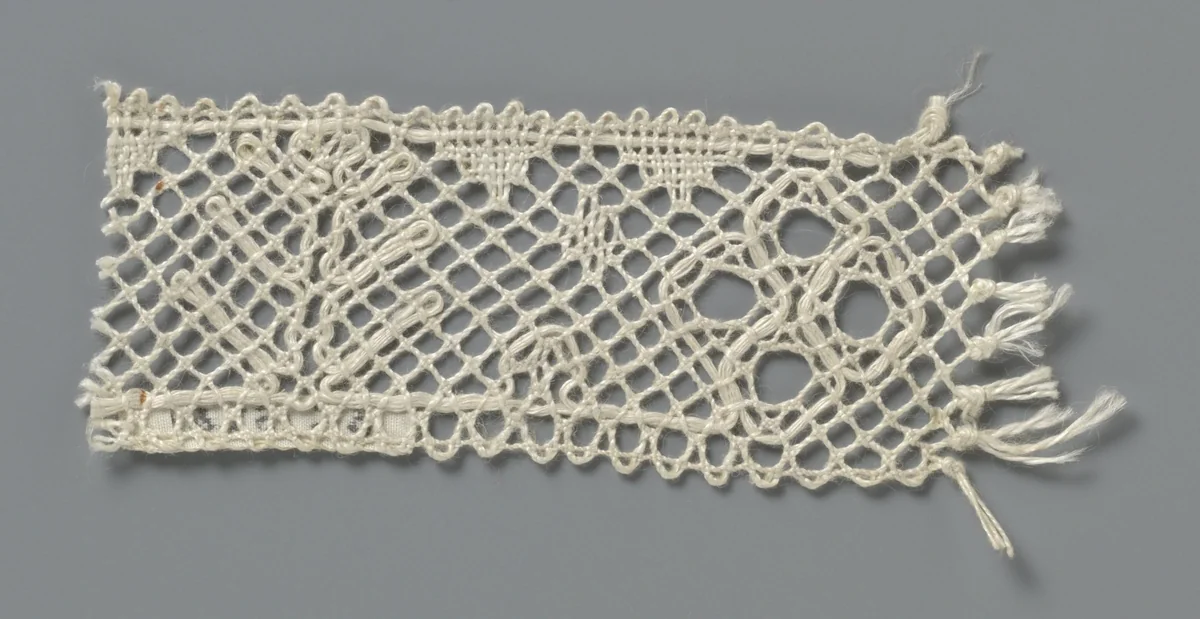 Strook kloskant met spar en rozet of "gran ros" by anonymous, other, 1800-1899