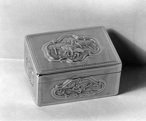 Snuffbox by Jean Georges, metalwork, 1759-1760