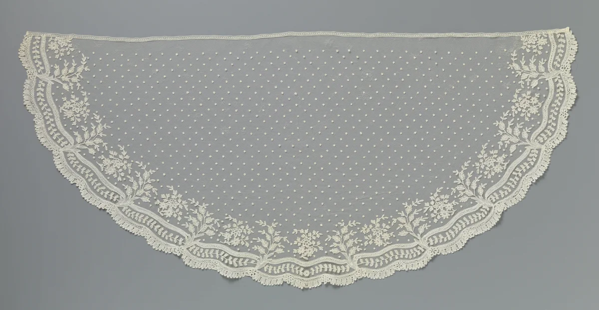 Voile van applicatiekant met golvende campane-rand by anonymous, other, 1885-1915