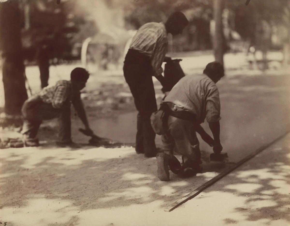 Bitumiers by Eugène Atget, photograph, 1899