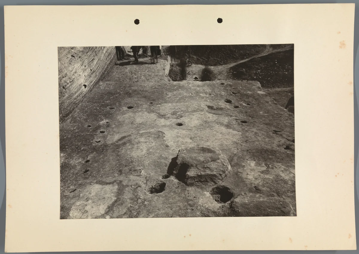 Archeologische opgravingen in Hongarije by Albert Egges van Giffen, photograph, 1928
