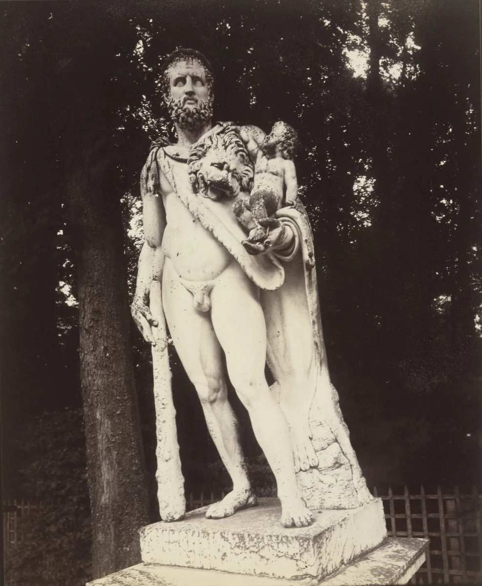 Versailles--Hercule Commode du Belvédère par Noël Jouvenet by Eugène Atget, photograph, 1923
