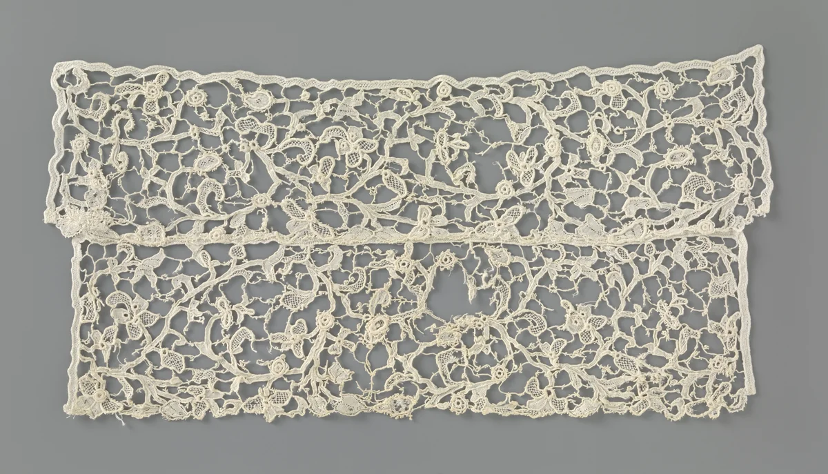 Verdubbelde strook naaldkant met ronde bloemen by anonymous, other, 1833-1965