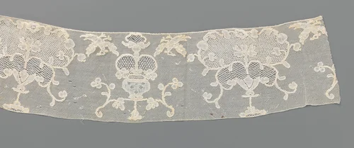 Strook kloskant met vliegende vogels tussen bloempotten op tafels by anonymous, other, 1750-1799