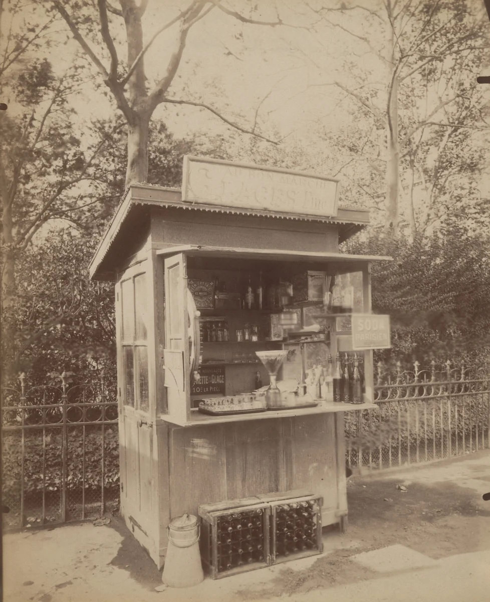 Boutique, square du Bon Marché, rue de Sèvres by Eugène Atget, photograph, 1910