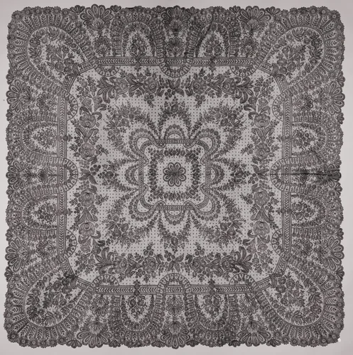Sjaal van zwarte kloskant met bloemslingers by anonymous, textile, 1860-1874