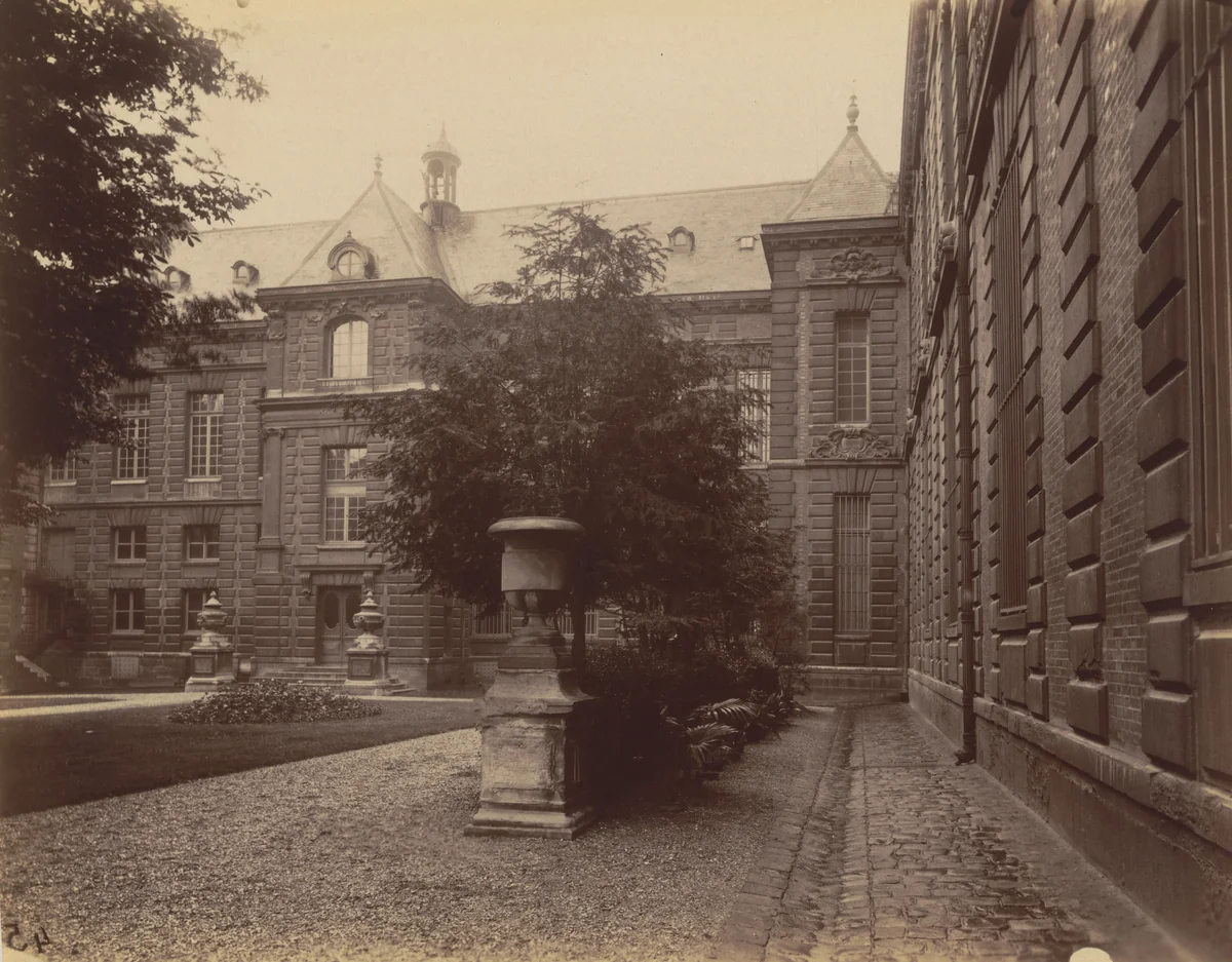 Bibliothèque nationale by Eugène Atget, photograph, 1902