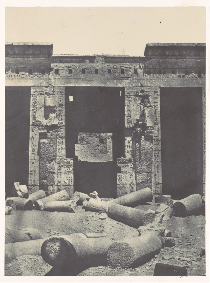 Thebes. Médinet-Habou. Partie orientale du Péristyle du Palais de Ramsès-Méiamoun by Maxime Du Camp, photograph, 1850
