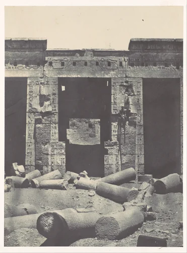 Thebes. Médinet-Habou. Partie orientale du Péristyle du Palais de Ramsès-Méiamoun by Maxime Du Camp, photograph, 1850