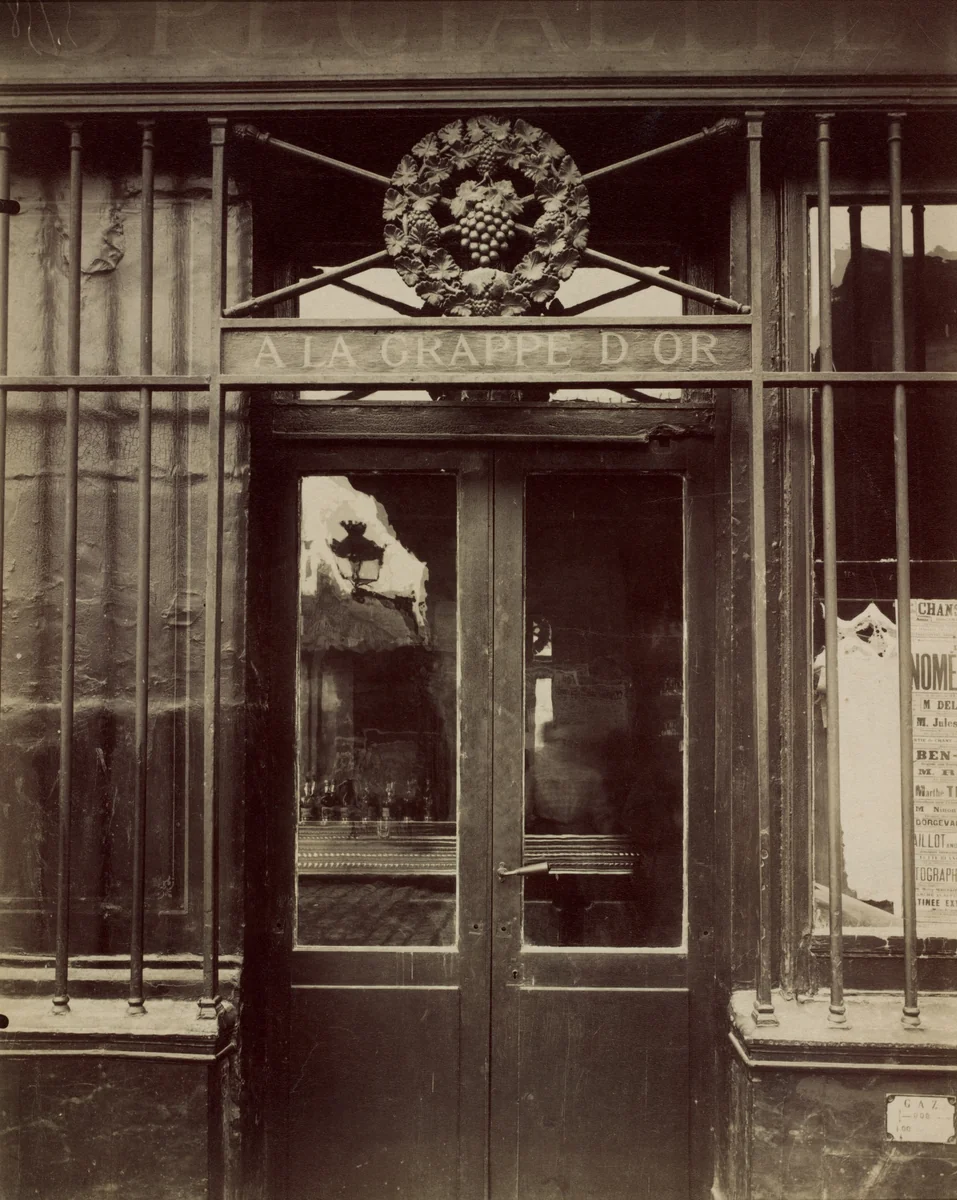 A la Grappe d'Or, 4 place d'Aligre by Eugène Atget, photograph, 1911