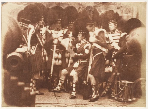 The 42nd Gordon Highlanders, Edinburgh Castle by Hill and Adamson, photograph, 1843-1847