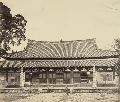 Temple in Tartar Quarter, Canton by Felice Beato, photograph, 1860