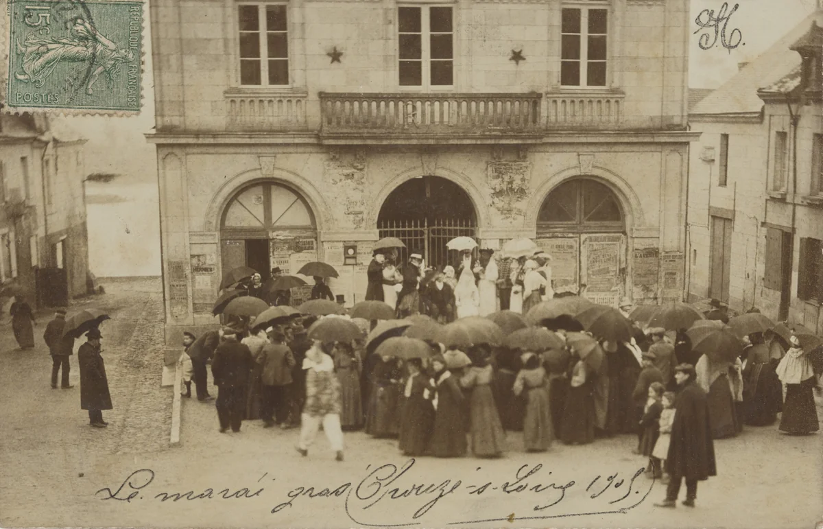Le mardi gras, Chouzé-sur-Loire by Unidentified Photographer, photograph, 1905