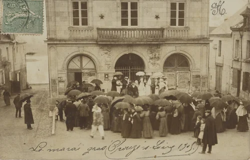 Le mardi gras, Chouzé-sur-Loire by Unidentified Photographer, photograph, 1905