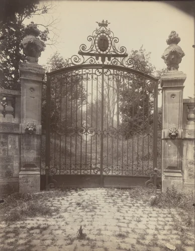 Bourg-la-Reine, entrée du Château by Eugène Atget, photograph, 1924