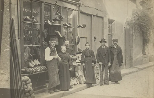 Sabotier L. Touzet, Rue Cordier, Plaque Guilleminot, Saint-Amand-Montrond by Unidentified Photographer, photograph, 1903