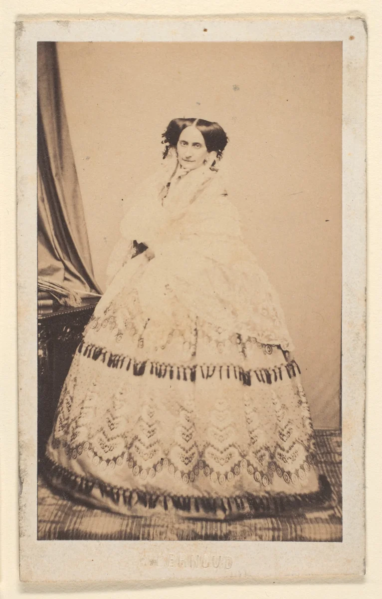 [La Comtesse in Lace Shawl] by Alphonse Bernoud, photograph, 1860-1869
