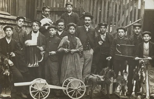 Fabrique de jouets, La Plaine Saint-Denis by Unidentified Photographer, photograph, 1906