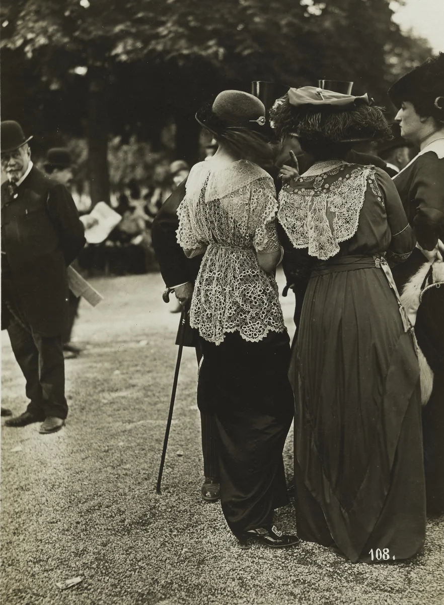 Fashion at the Races, Longchamps (La Mode aux Courses, Longchamps) by Louis Séeberger, Henri Séeberger, Jules Séeberger, photograph, 1913