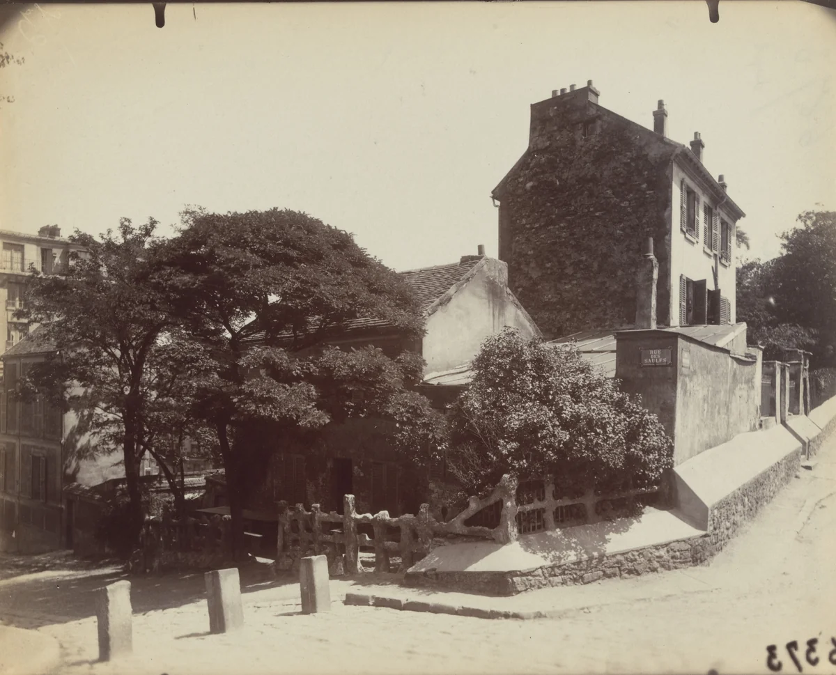 Montmartre, cabaret du Lapin Agile by Eugène Atget, photograph, 1922