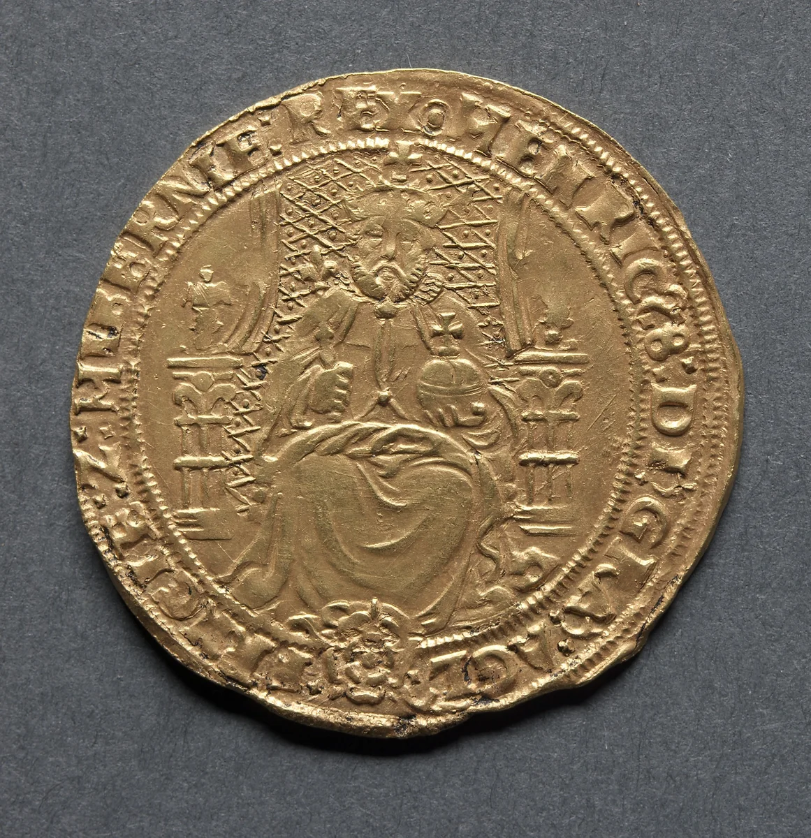 Half Sovereign: Henry VIII (obverse);Crowned Arms (reverse) by Unknown, metalwork, 1544-1547